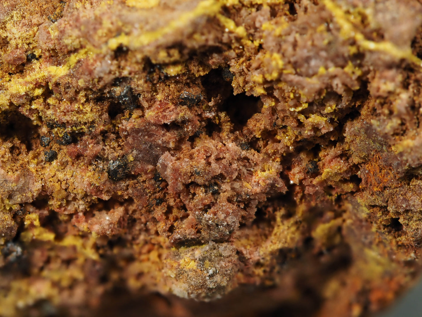 Curite - Shinkolobwe Mine, Shinkolobwe, Kambove Territory, Haut-Katanga, DR Congo