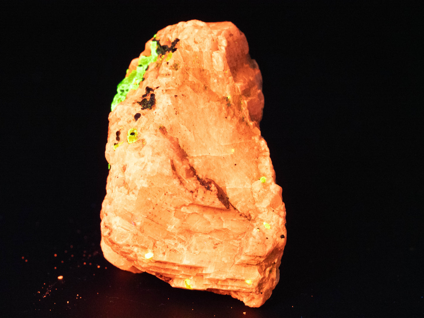 (FL-SW) Calcite/Willemite - Franklin, New Jersey, USA