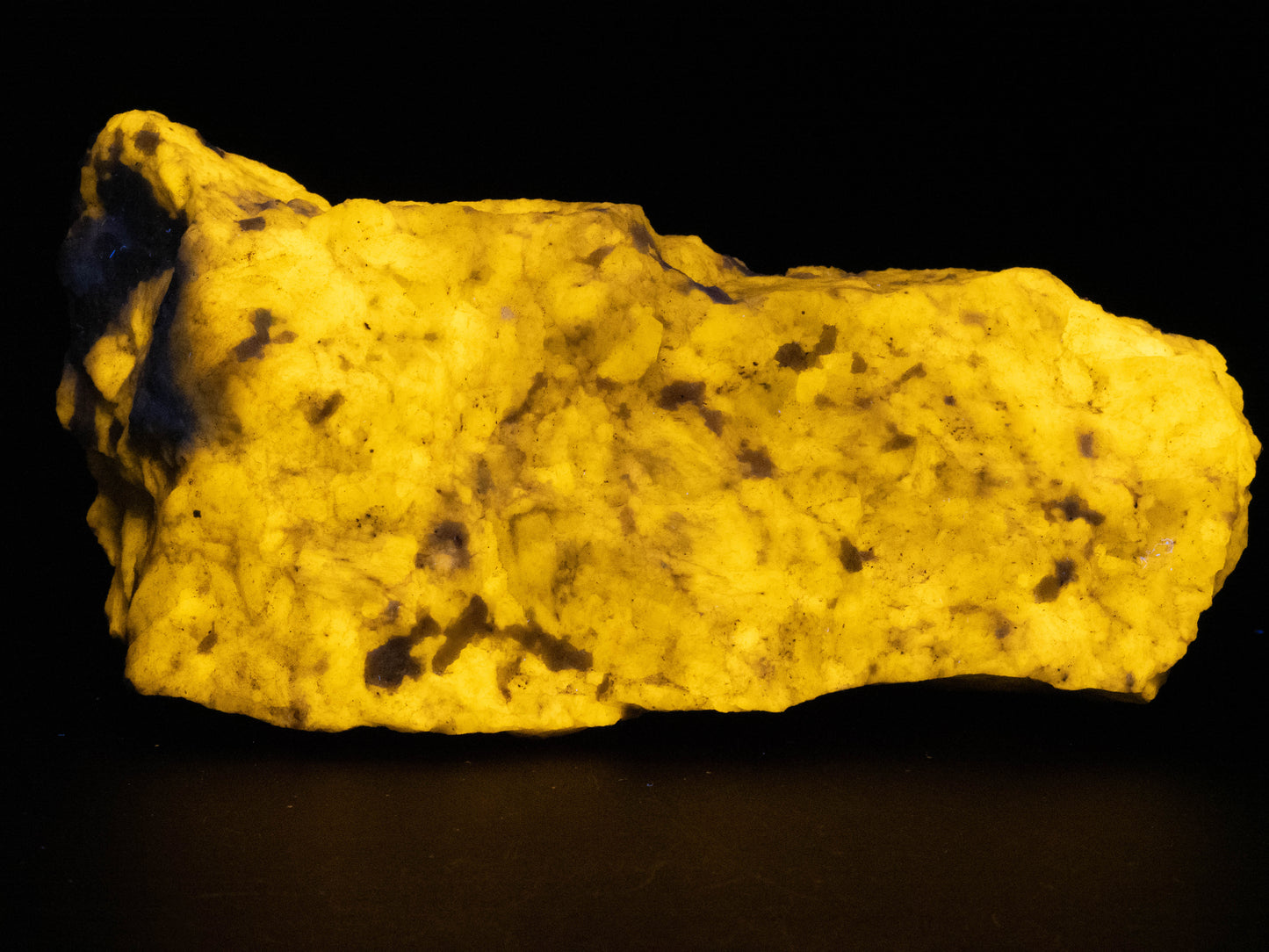 (FL-LW) Wernerite - Grenville, Quebec, Canada