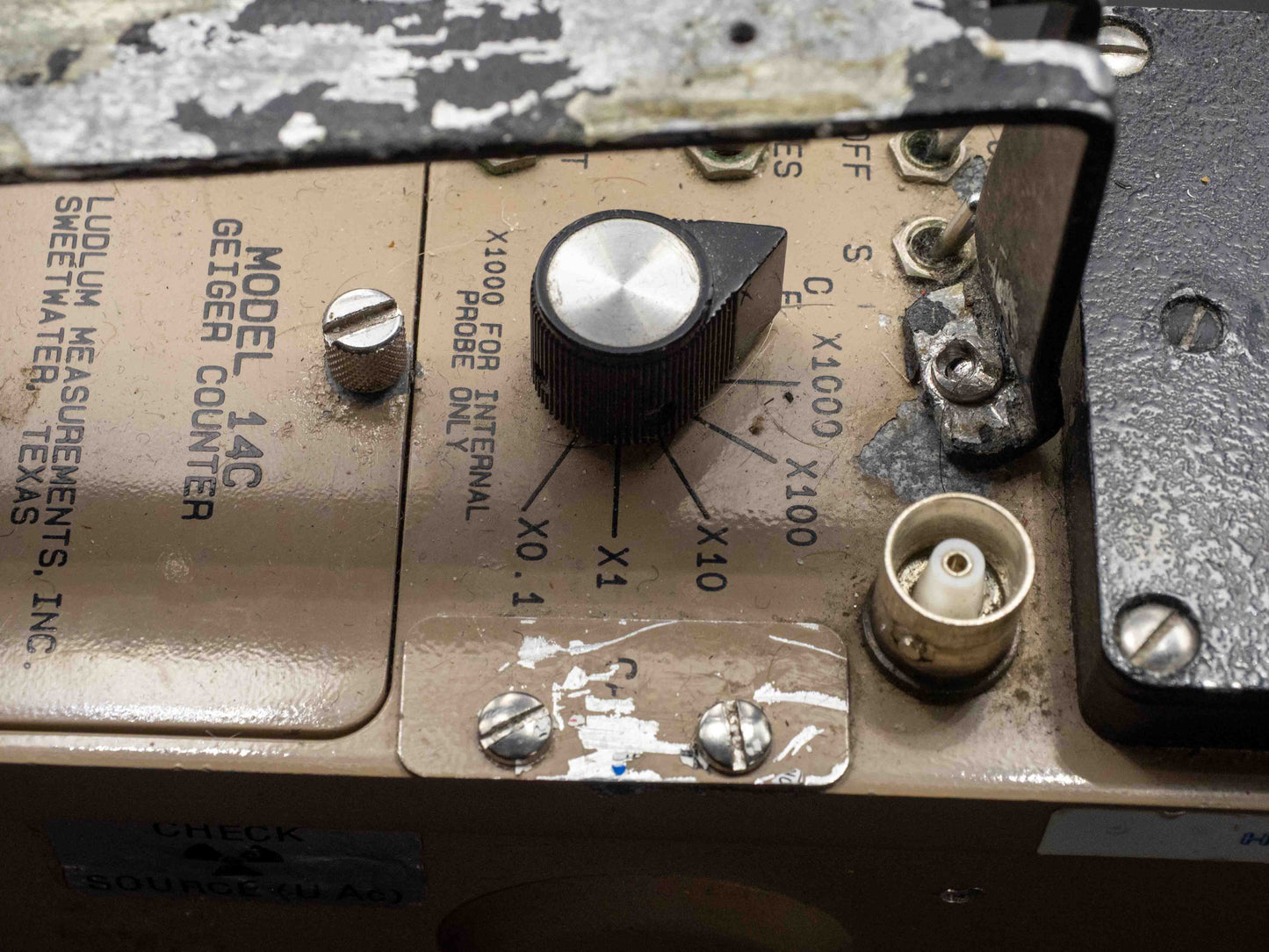 Ludlum 14c Survey Meter