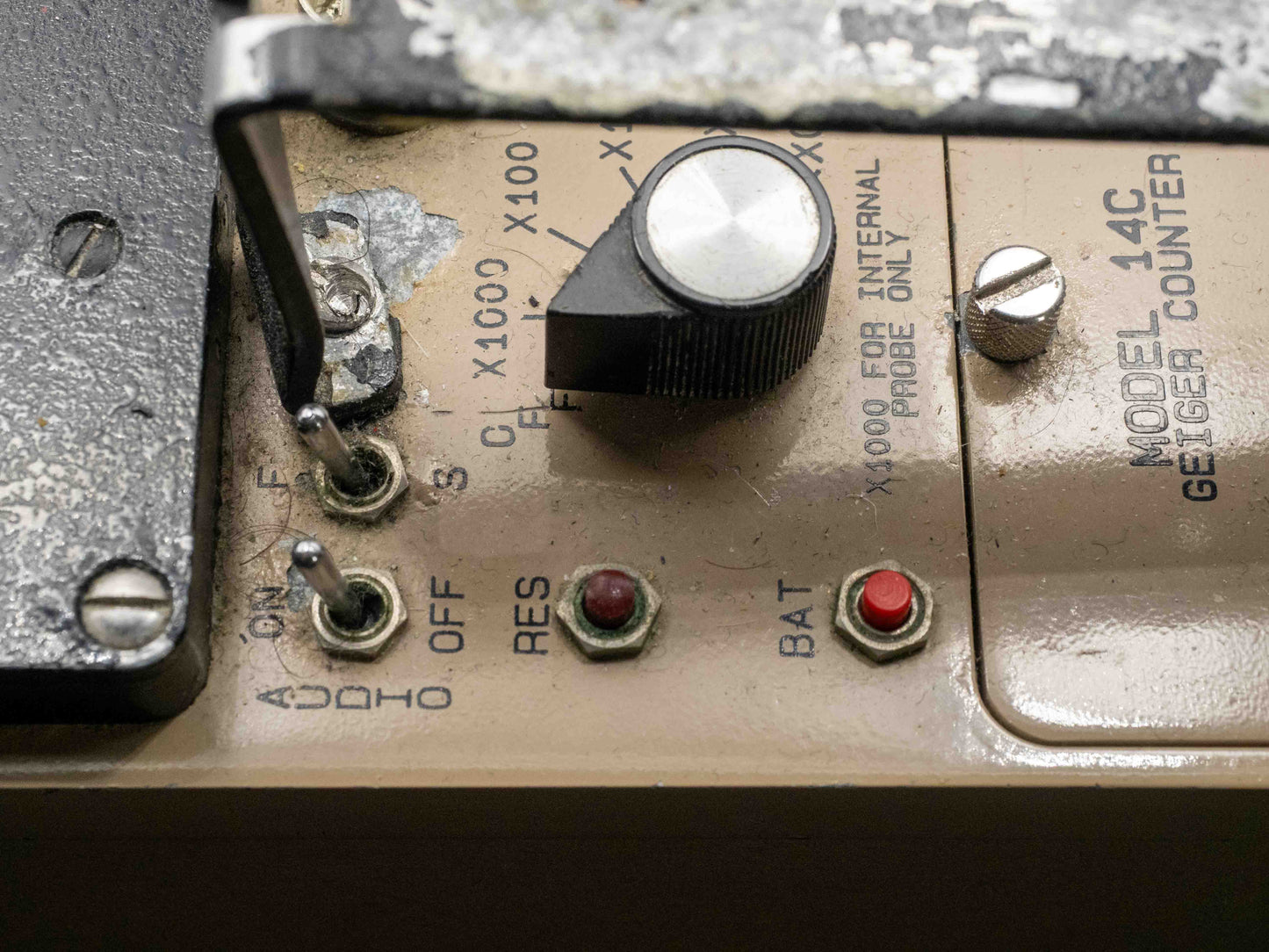 Ludlum 14c Survey Meter