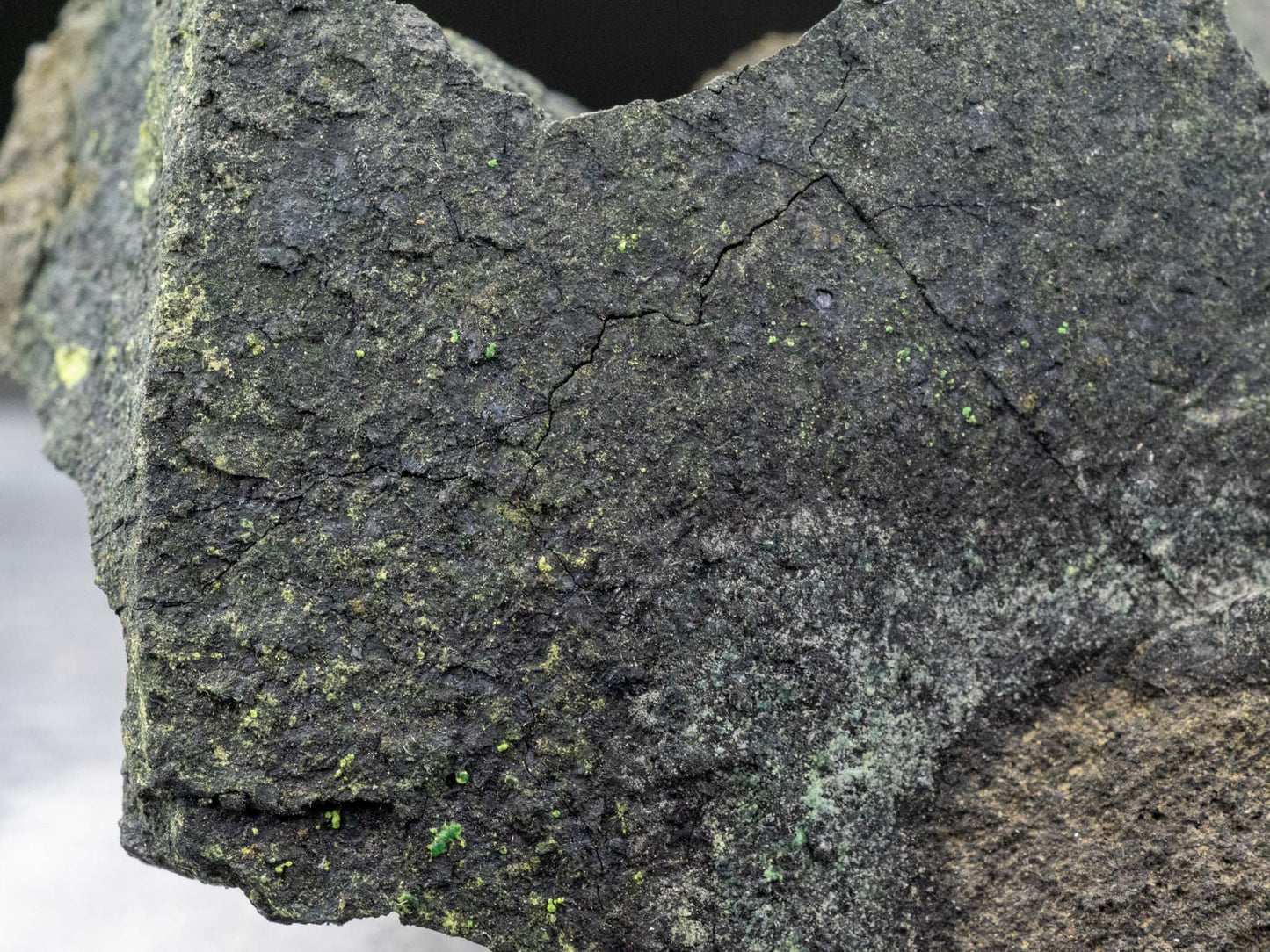 Uraninite & Hydrocarbons - Temple Mountain Mining District? - Utah, USA