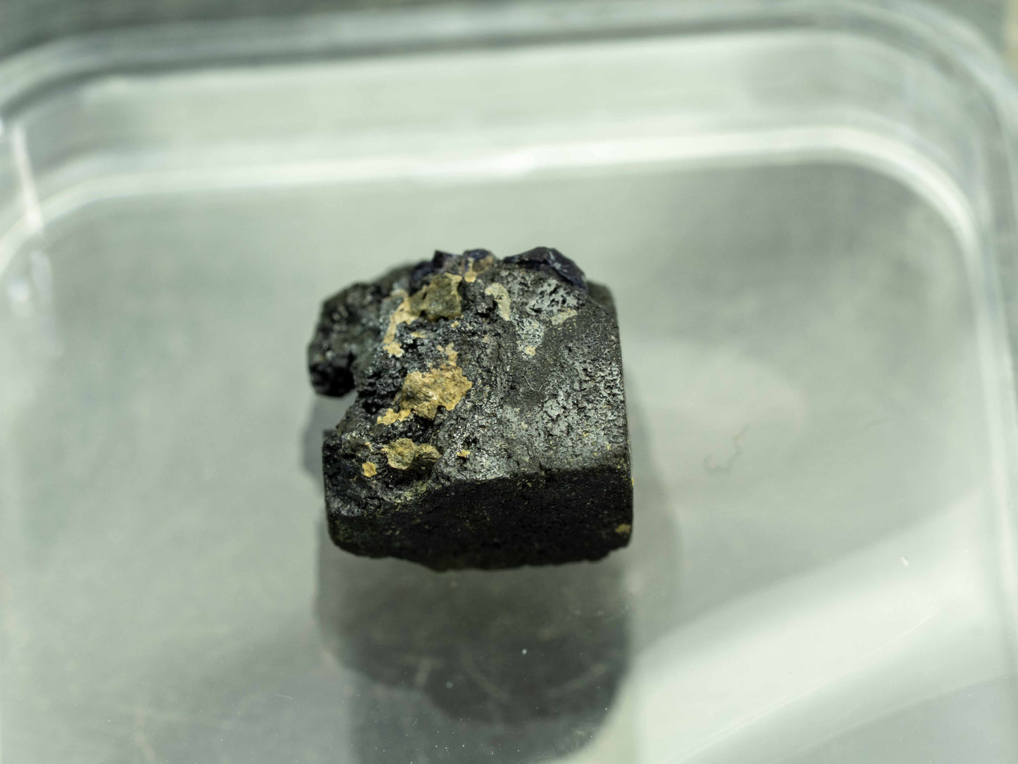 Uraninite Crystal Floater — Cardiff Uranium Mine, Cardiff Township, Ontario, Canada