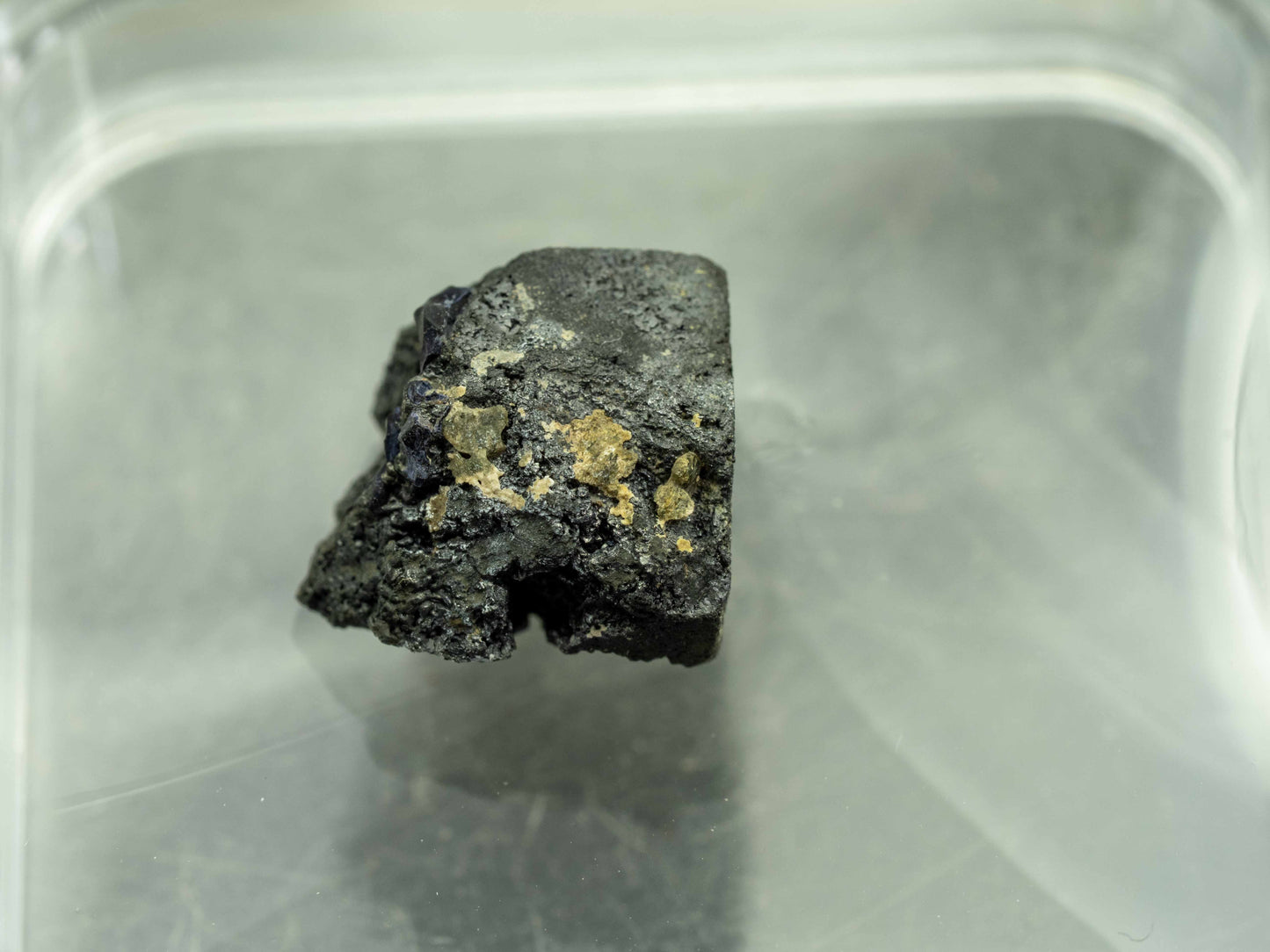 Uraninite Crystal Floater — Cardiff Uranium Mine, Cardiff Township, Ontario, Canada