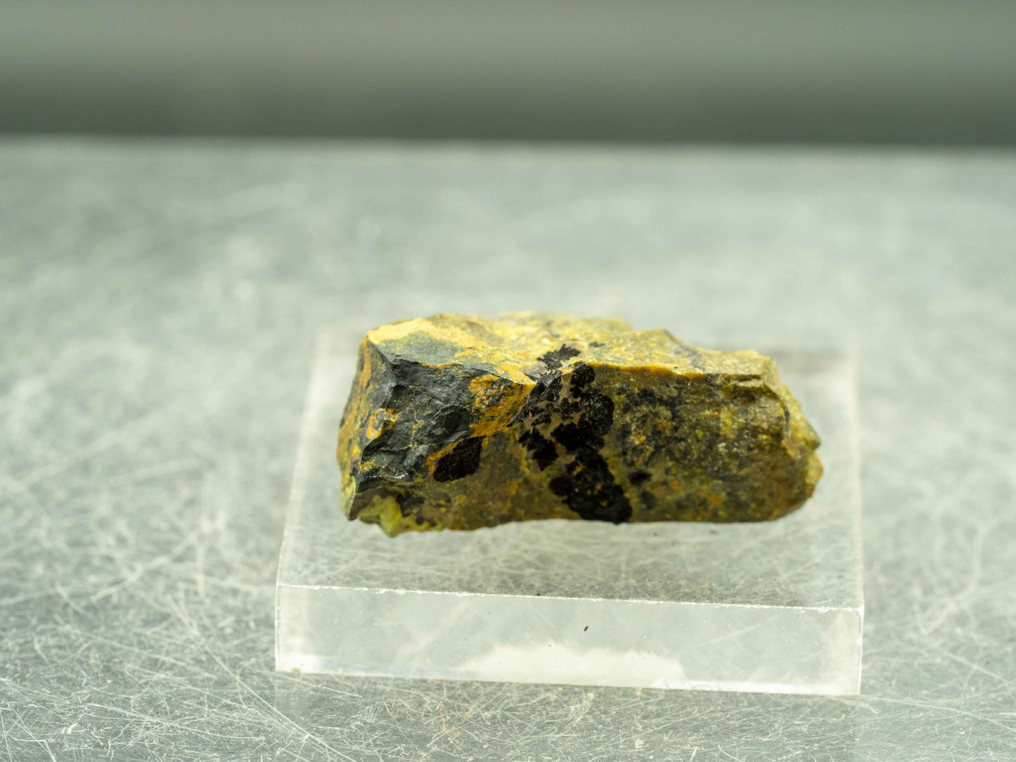 Kamotoite-(Y), Curite & Uraninite — Kamoto Mine, Katanga, Democratic Republic of Congo. Type Locality — Ex. Gilbert Gauthier Collection