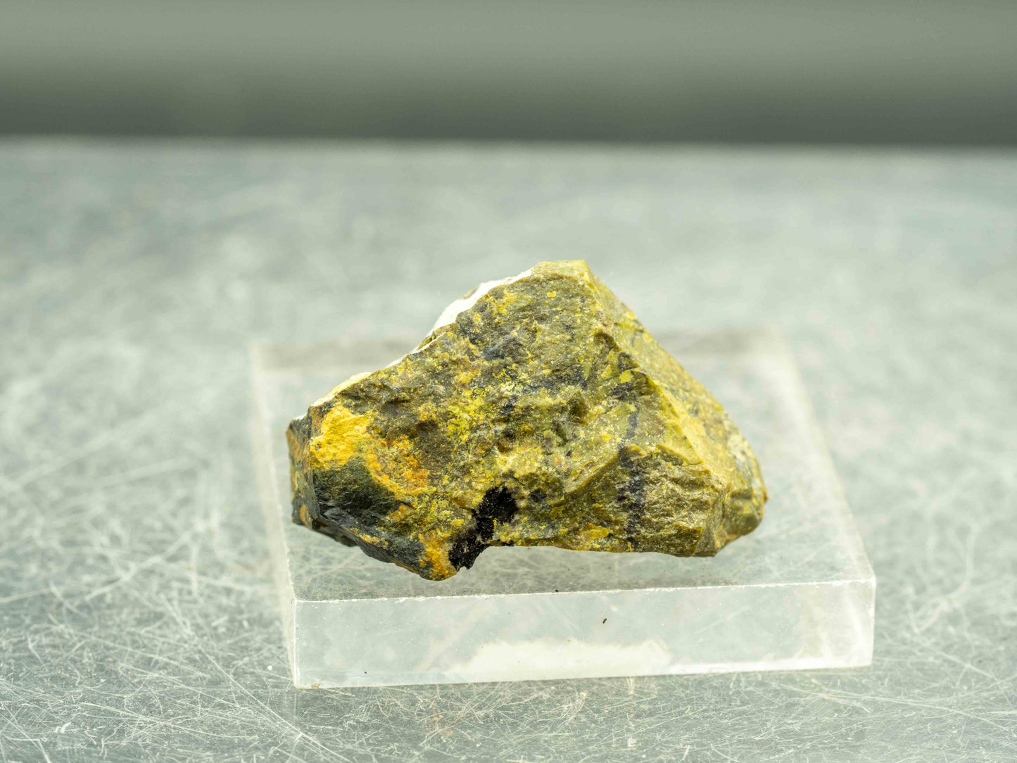 Kamotoite-(Y), Curite & Uraninite — Kamoto Mine, Katanga, Democratic Republic of Congo. Type Locality — Ex. Gilbert Gauthier Collection