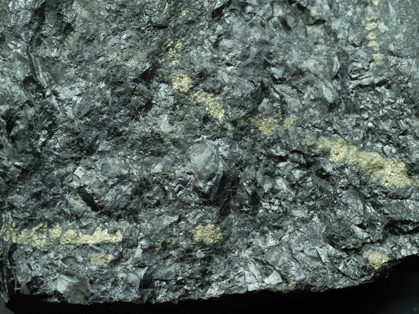 Pitchblende v. Uraninite - Eldorado Mine, Port Radium, Great Bear Lake, Northwest Territories, Canada