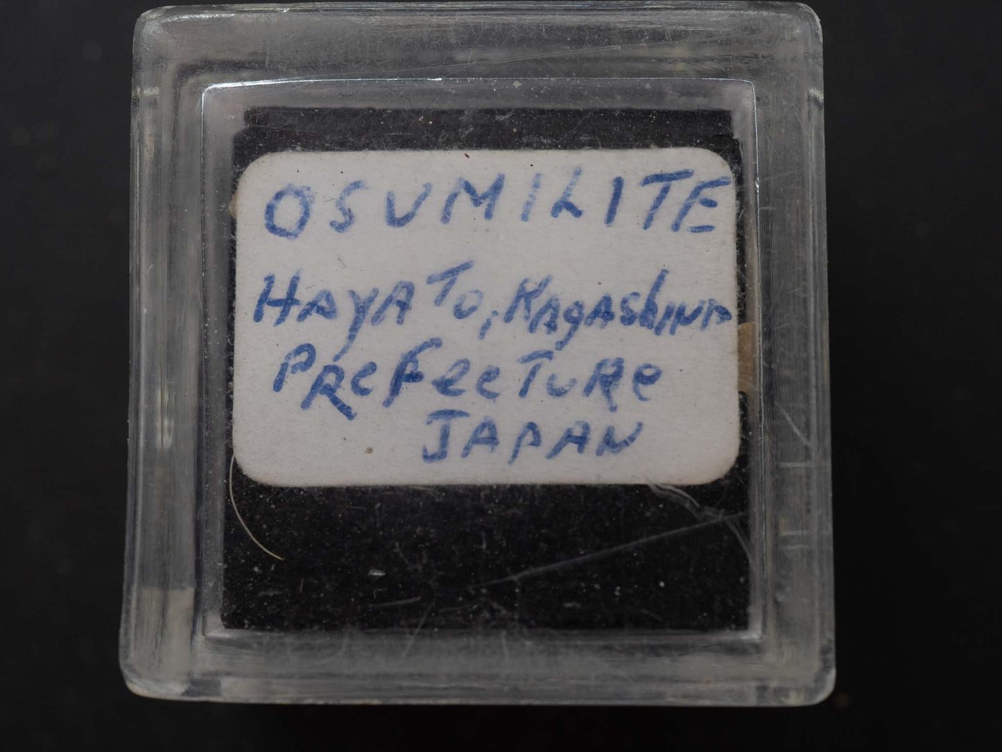 MICROMOUNT: Osumilite - Hayato Kagashima Prefecture, Japan