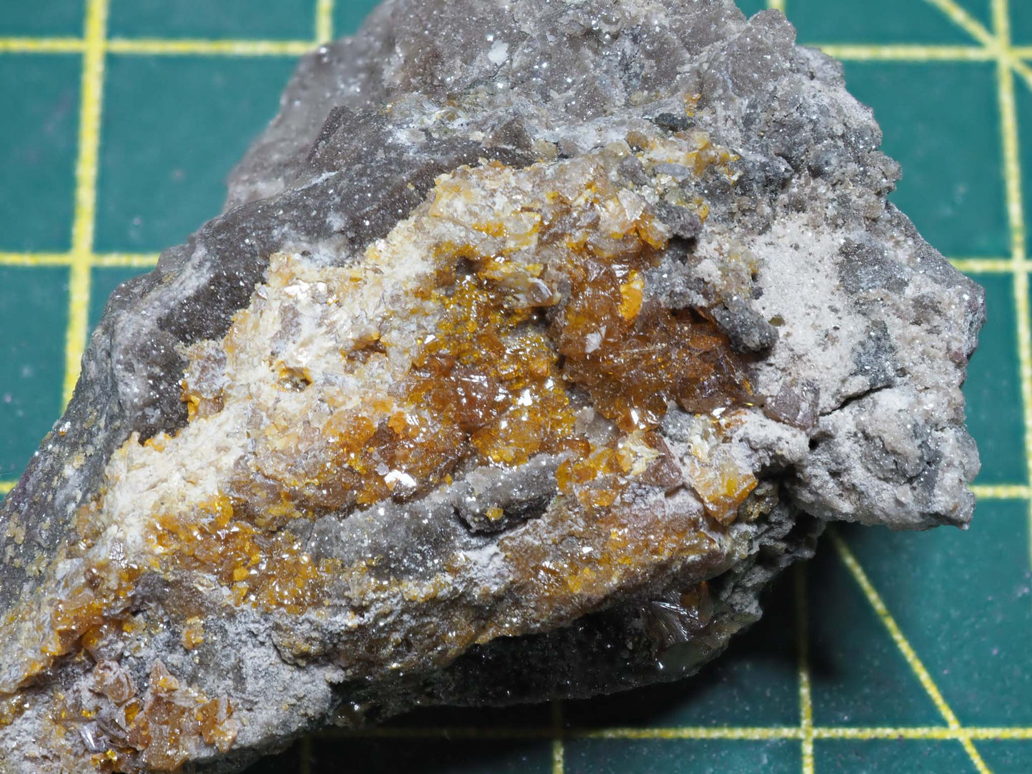 Sphalerite - Flamborough (Flamboro) Quarry,  West Flamborough Township, Hamilton, Ontario, Canada