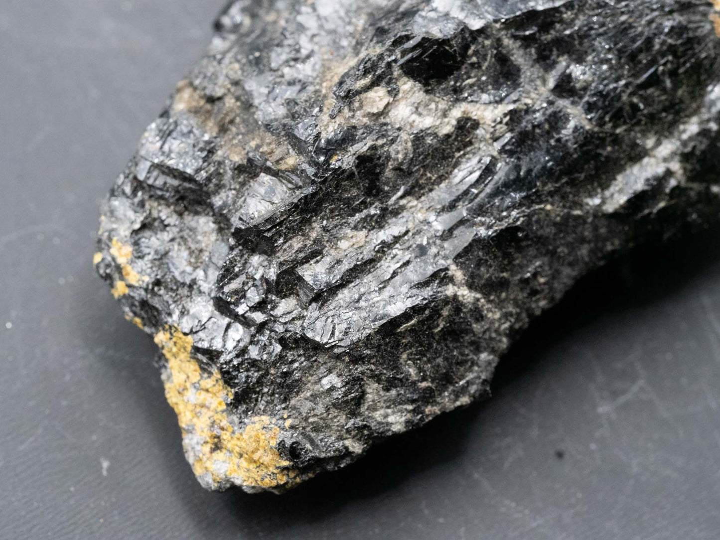 Euxenite-(Y) - Trout Creek Pass, Chaffe County, Colorado, USA