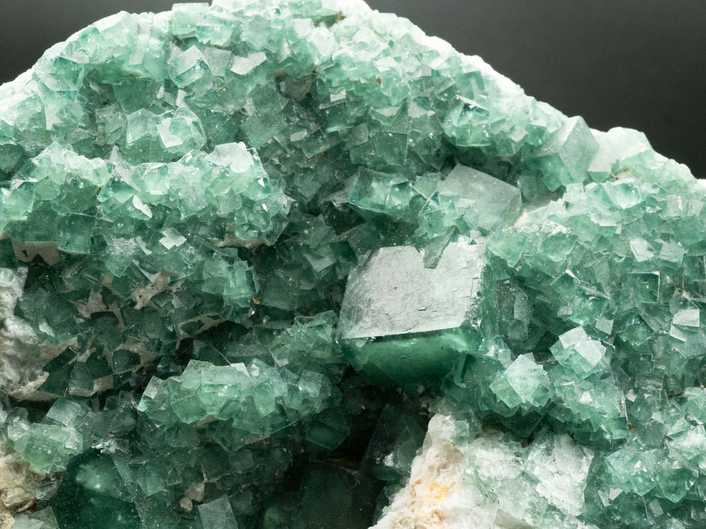 Fluorite - Mandrosonoro, Ambatofinandrahana, Amoron’i Mania, Madagascar