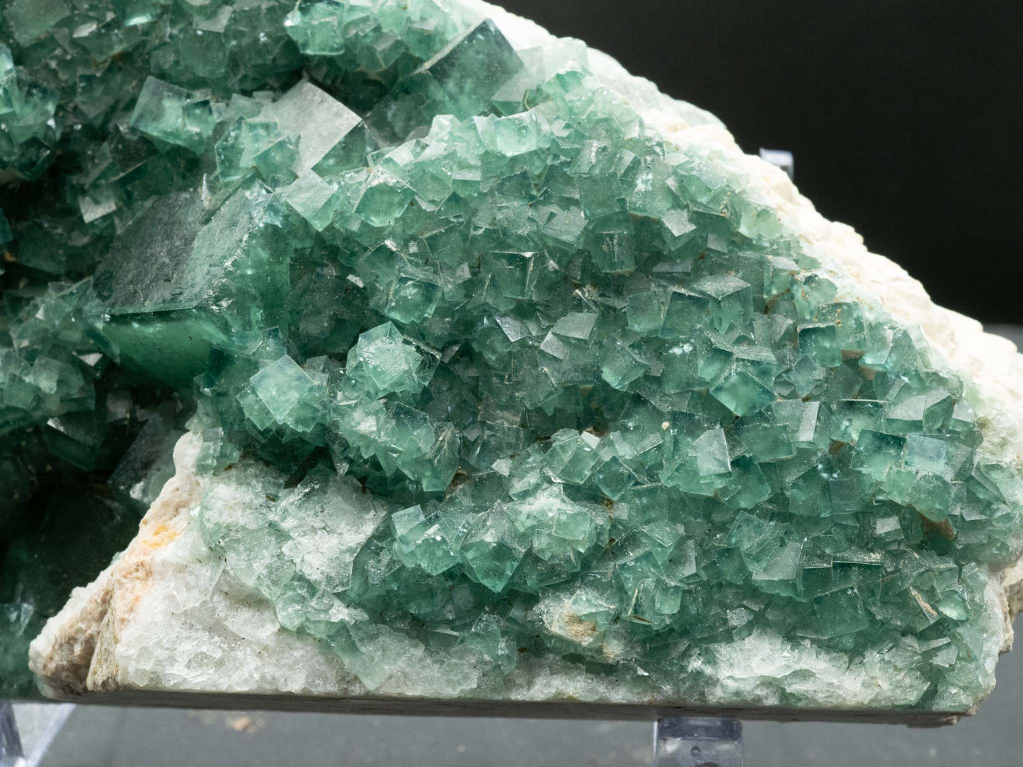 Fluorite - Mandrosonoro, Ambatofinandrahana, Amoron’i Mania, Madagascar