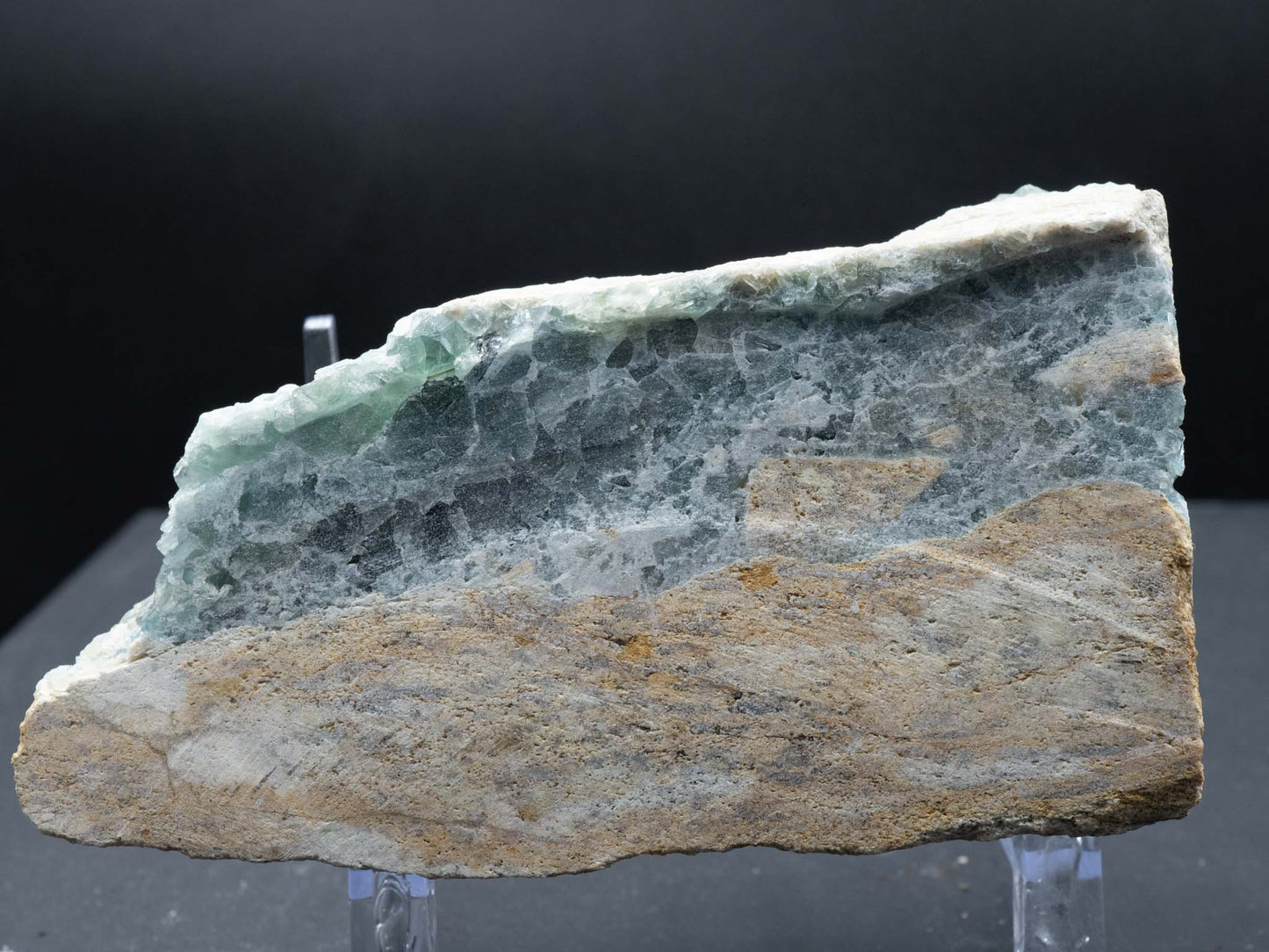 Fluorite - Mandrosonoro, Ambatofinandrahana, Amoron’i Mania, Madagascar