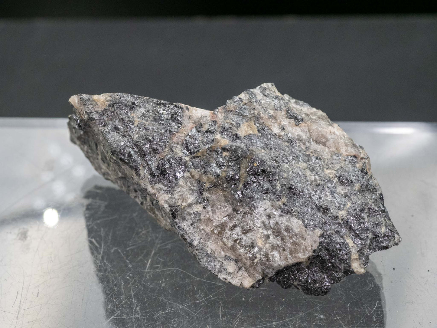 Samarskite-(Y) - Mitchell County, North Carolina, USA