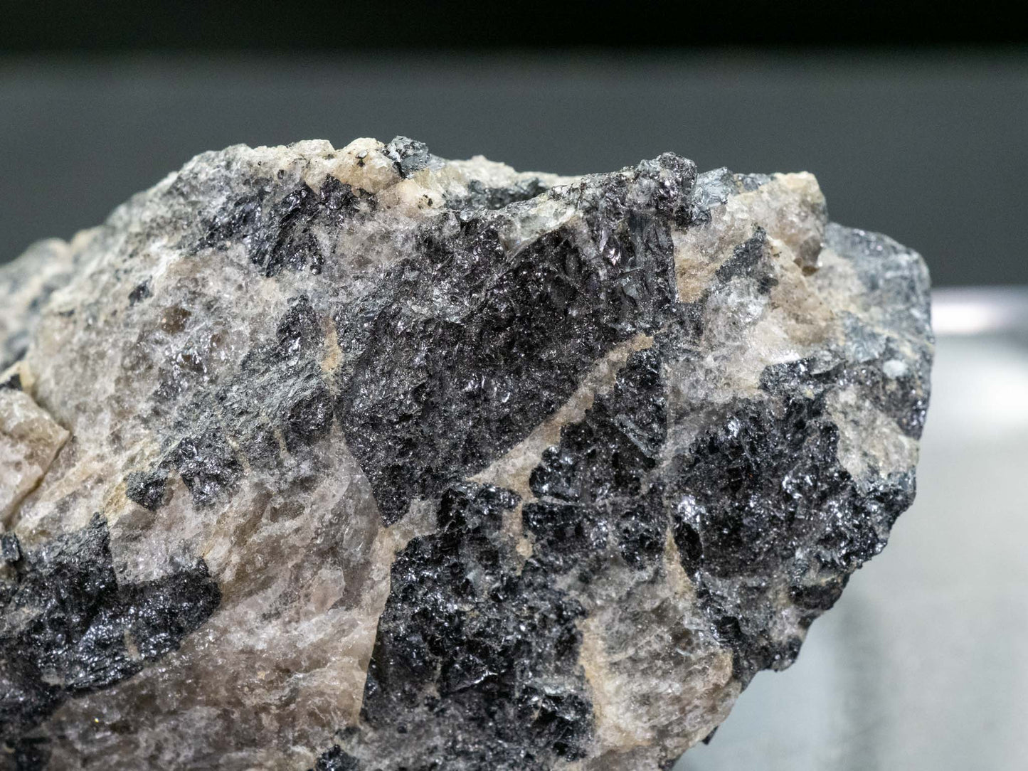 Samarskite-(Y) - Mitchell County, North Carolina, USA