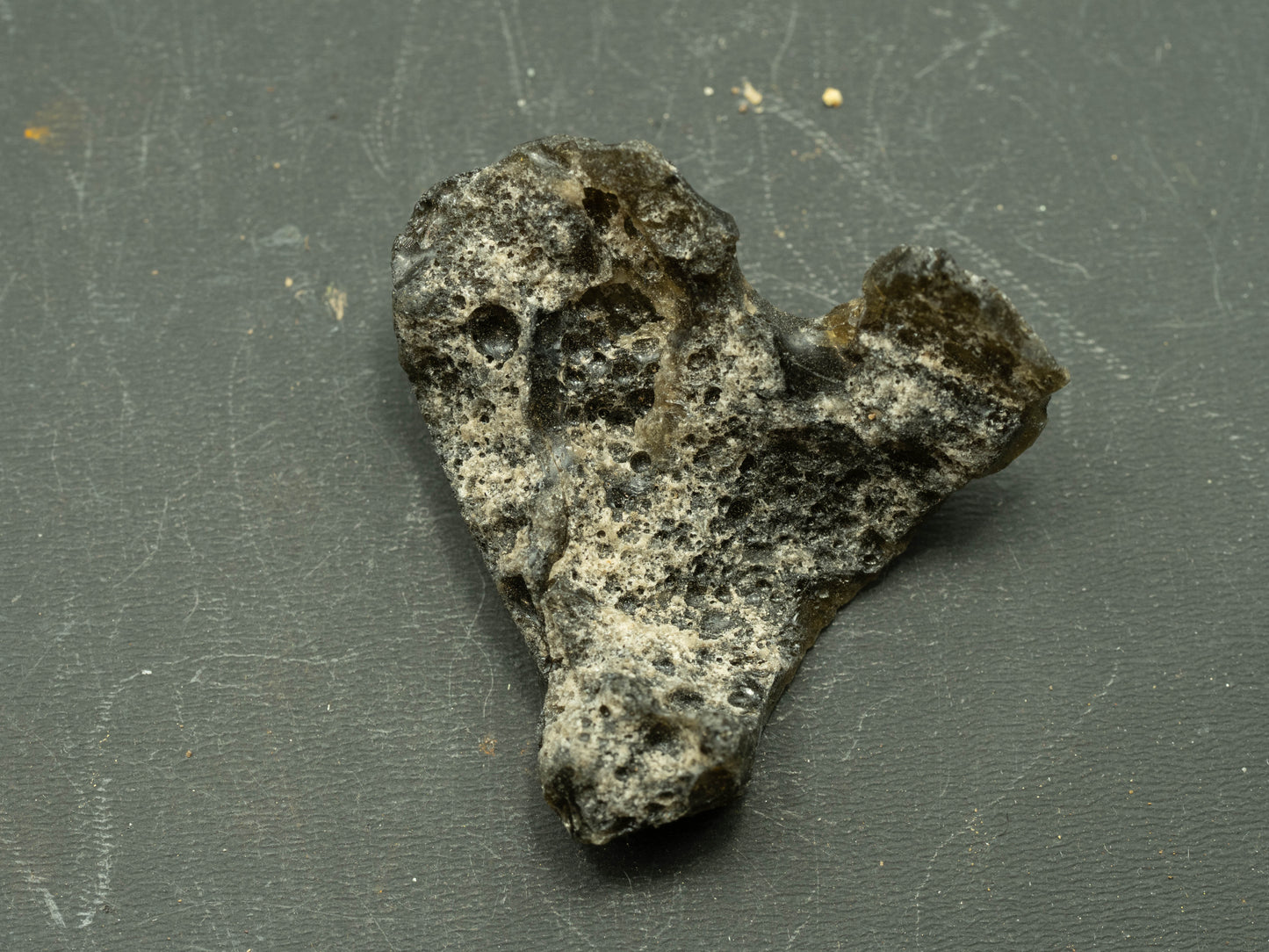 Darwin Crater Impact Glass (4.5g) - Darwin, Queenstown district, West Coast municipality, Tasmania, Australia