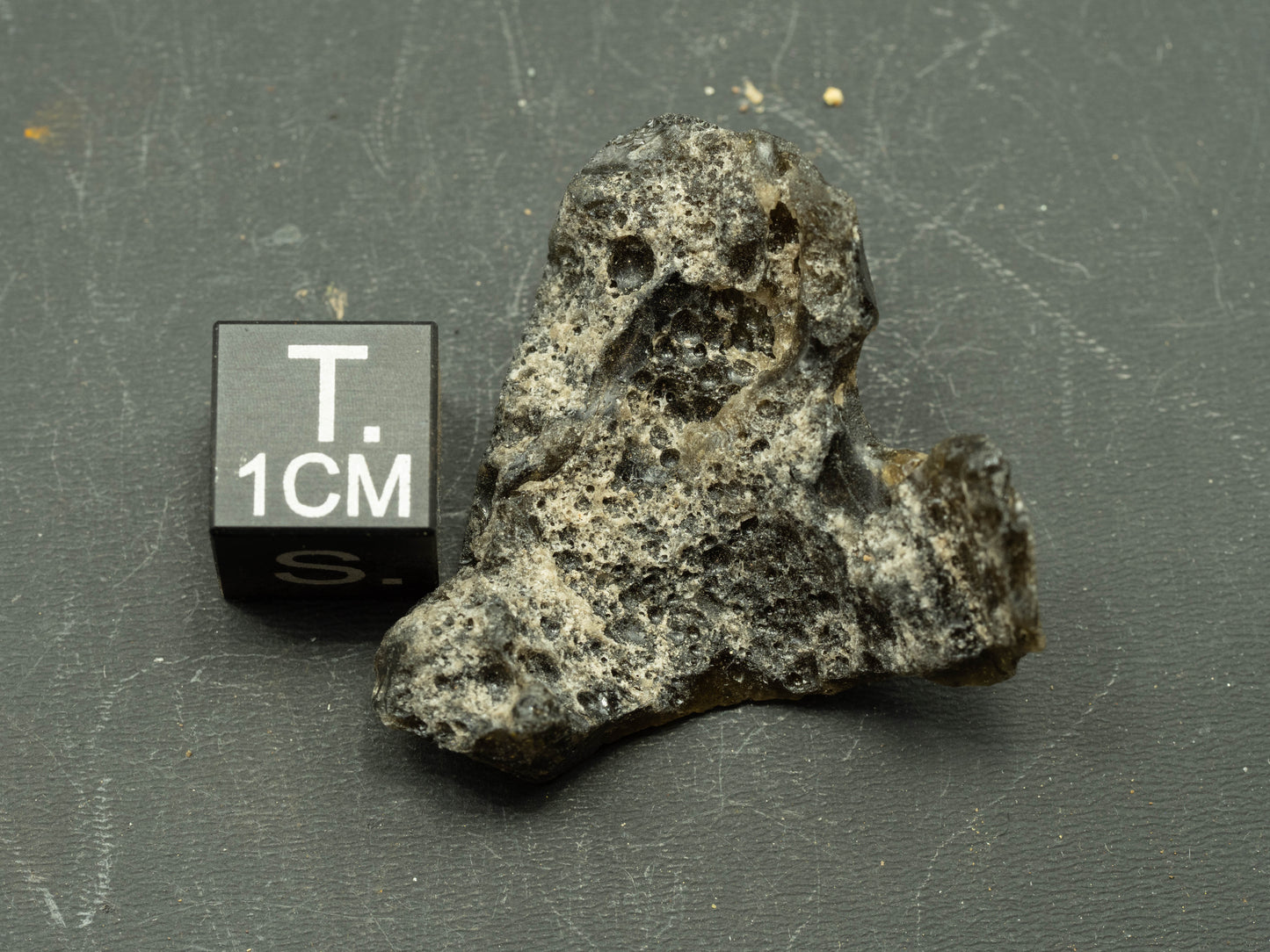 Darwin Crater Impact Glass (4.5g) - Darwin, Queenstown district, West Coast municipality, Tasmania, Australia