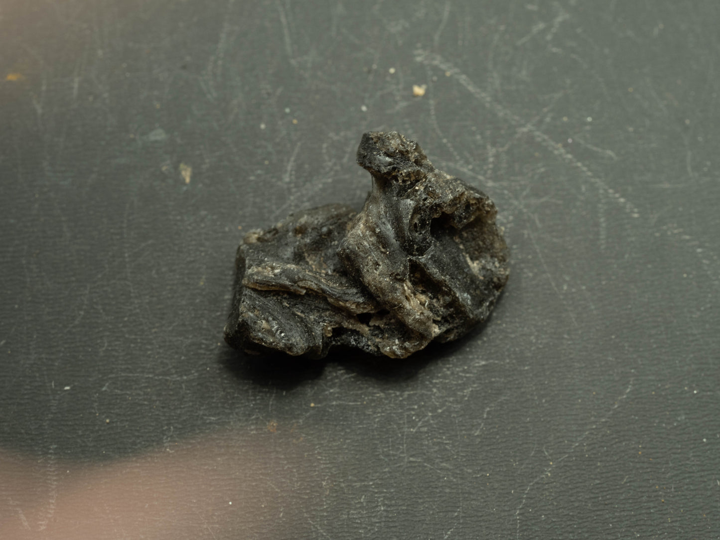 Darwin Crater Impact Glass (9 g) - Darwin, Queenstown district, West Coast municipality, Tasmania, Australia