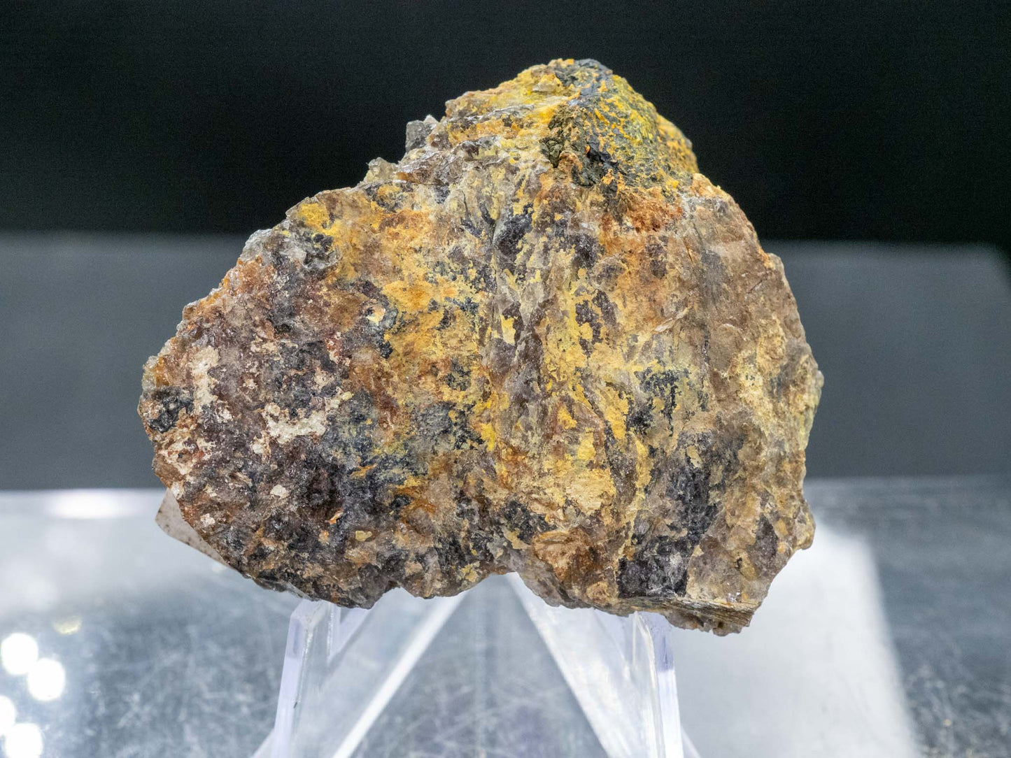 Uraninite - Rock Landing Quarry, Haddam Neck, CT, USA