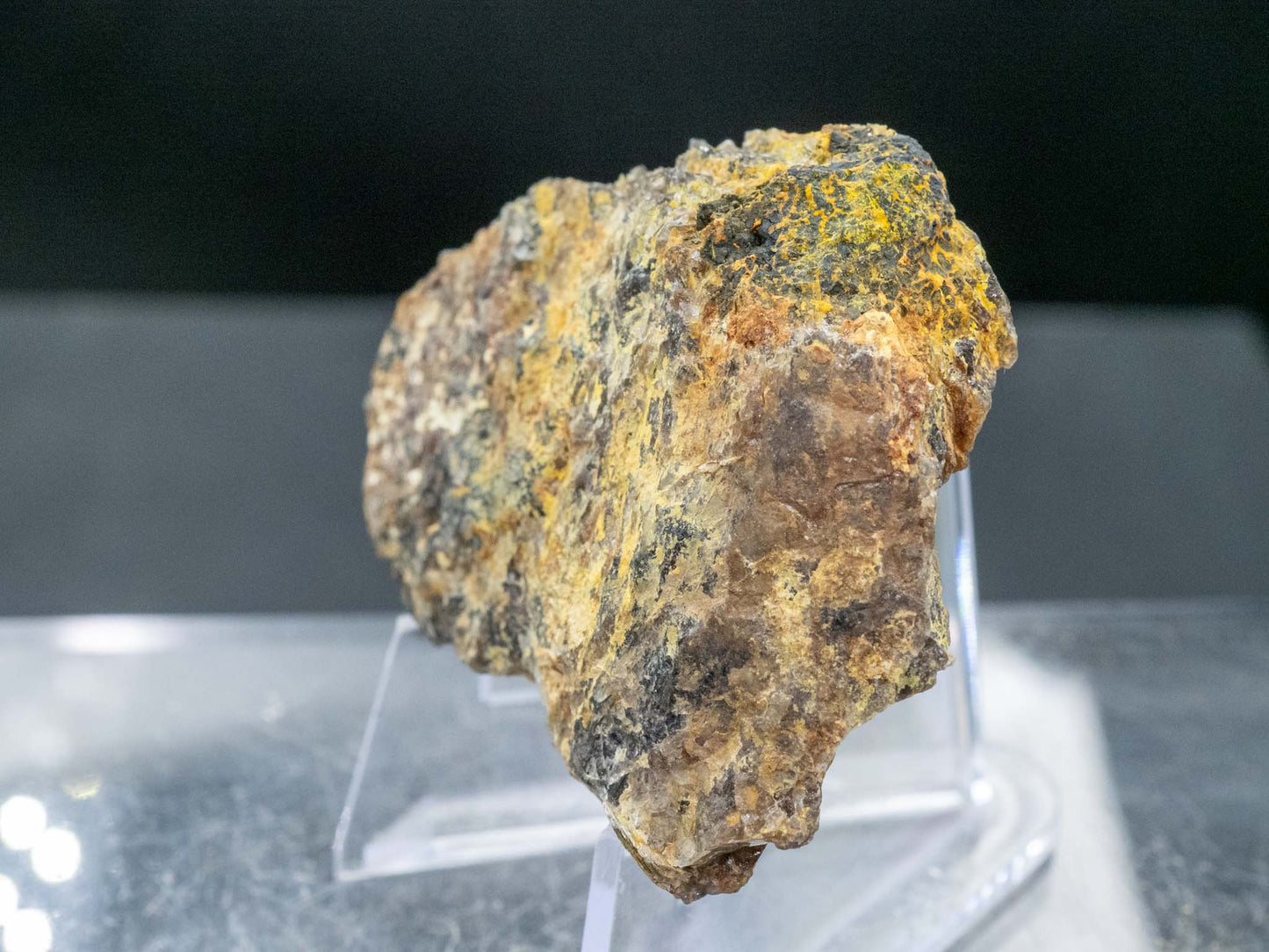 Uraninite - Rock Landing Quarry, Haddam Neck, CT, USA