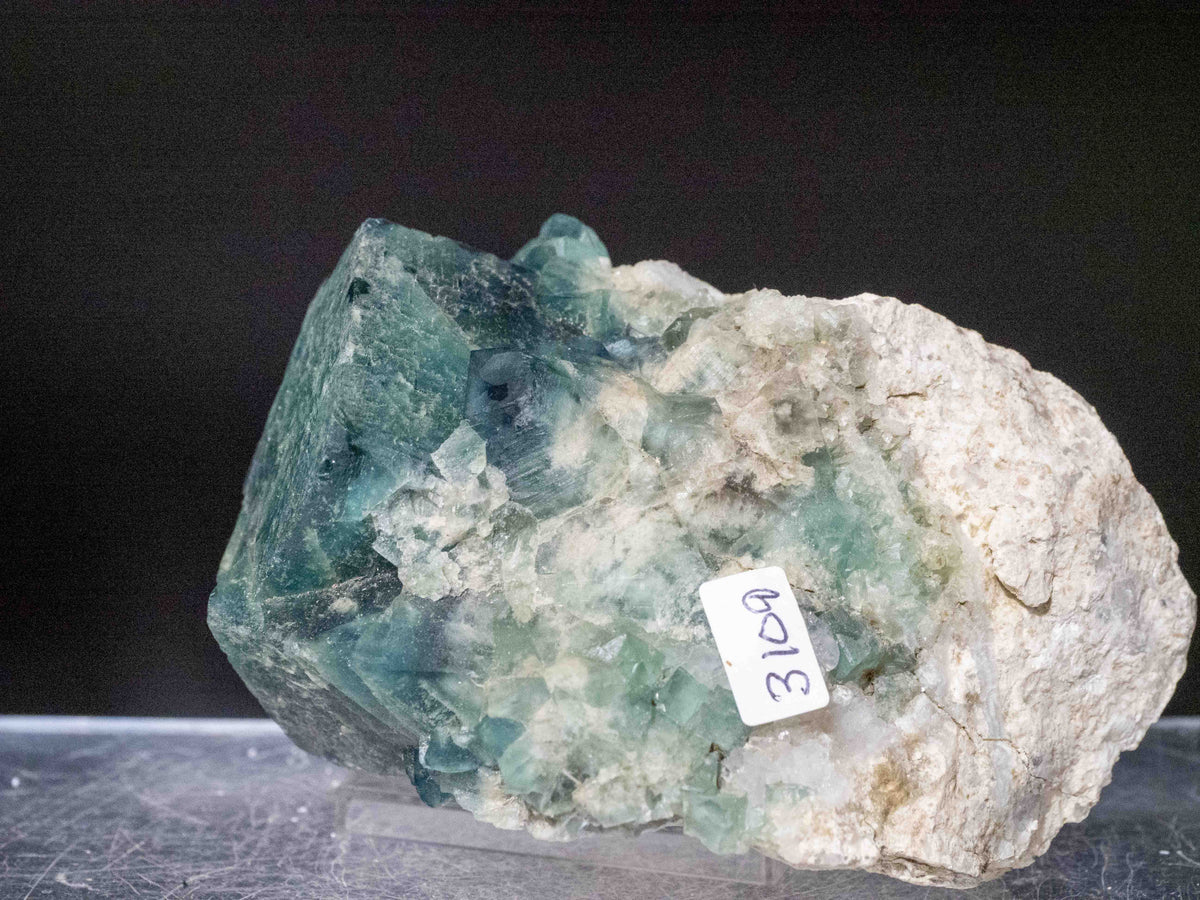 Fluorite - Mandrosonoro, Ambatofinandrahana, Amoron’i Mania, Madagascar