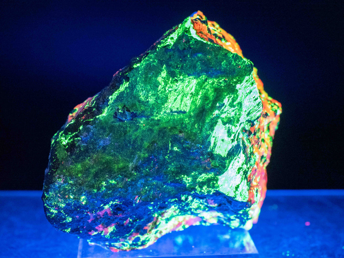 Fluorescent Calcite/Willemite — Sterling Hill Mine, Franklin, New Jersey