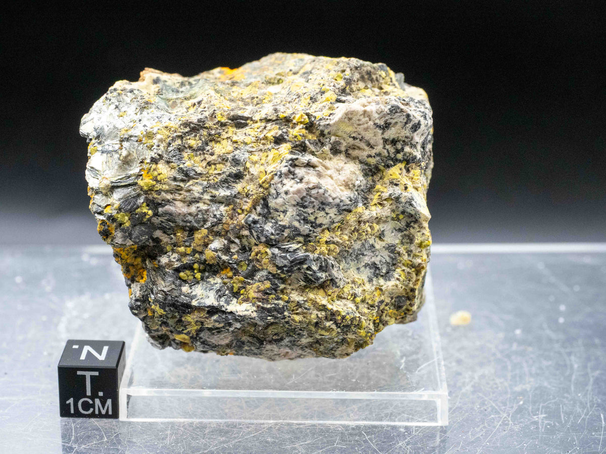 Fourmarieite and Curite on Gummite/Uraninite - Ruggles Mine, Grafton, New Hampshire, USA