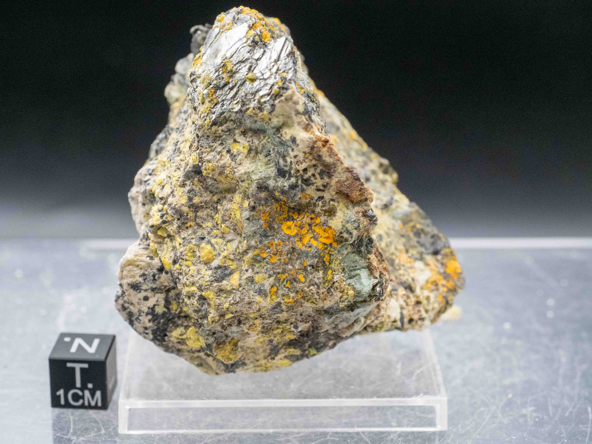 Fourmarieite and Curite on Gummite/Uraninite - Ruggles Mine, Grafton, New Hampshire, USA