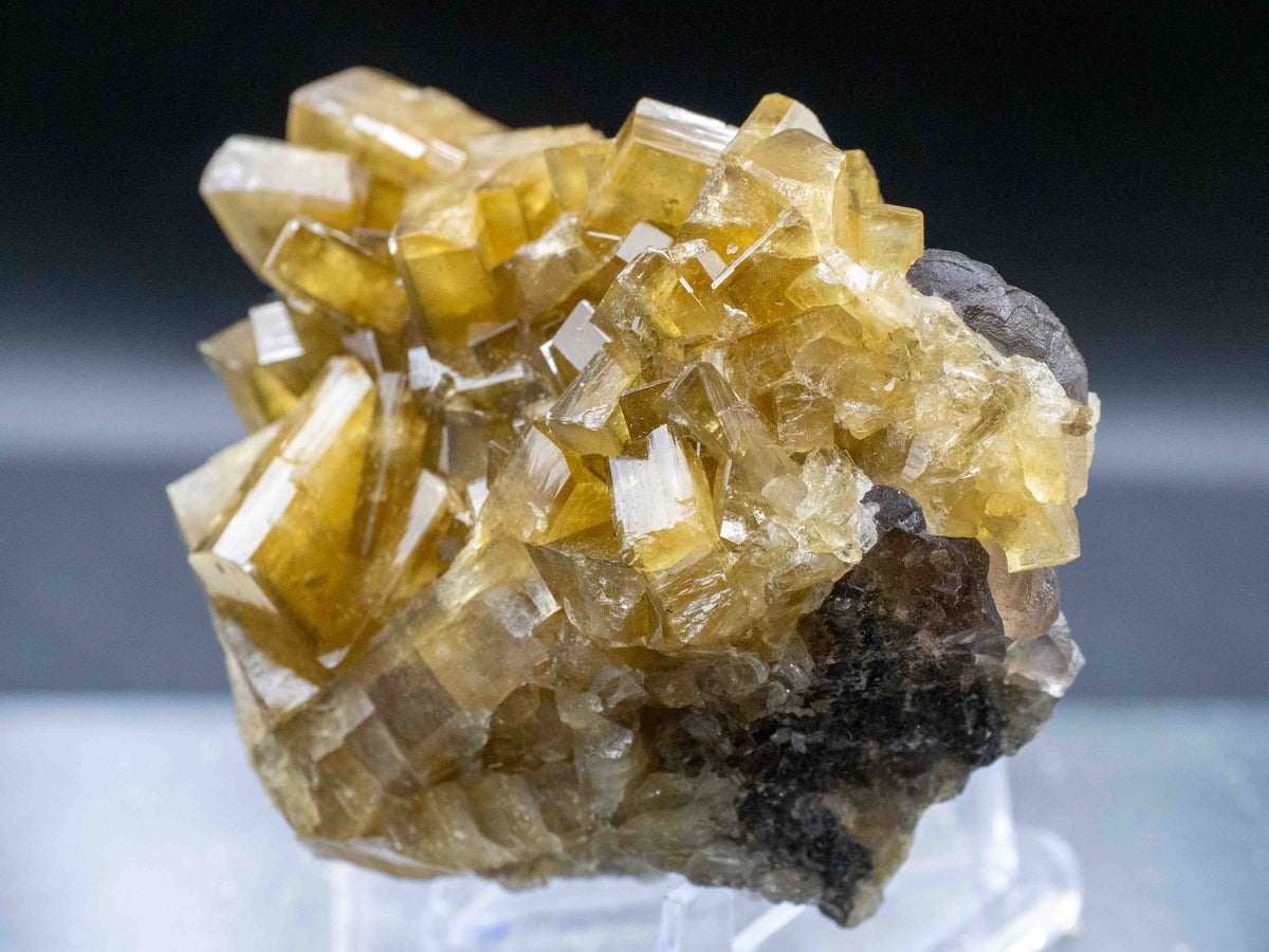 Baryte var. Radiobaryte — Xiefang Mine, Ruijin Co., Jiangxi, China