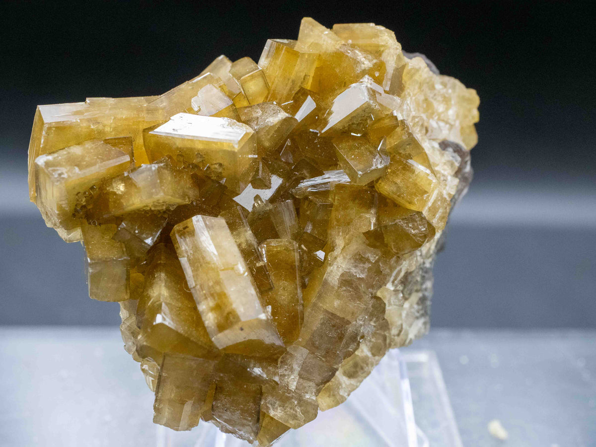 Baryte var. Radiobaryte — Xiefang Mine, Ruijin Co., Jiangxi, China