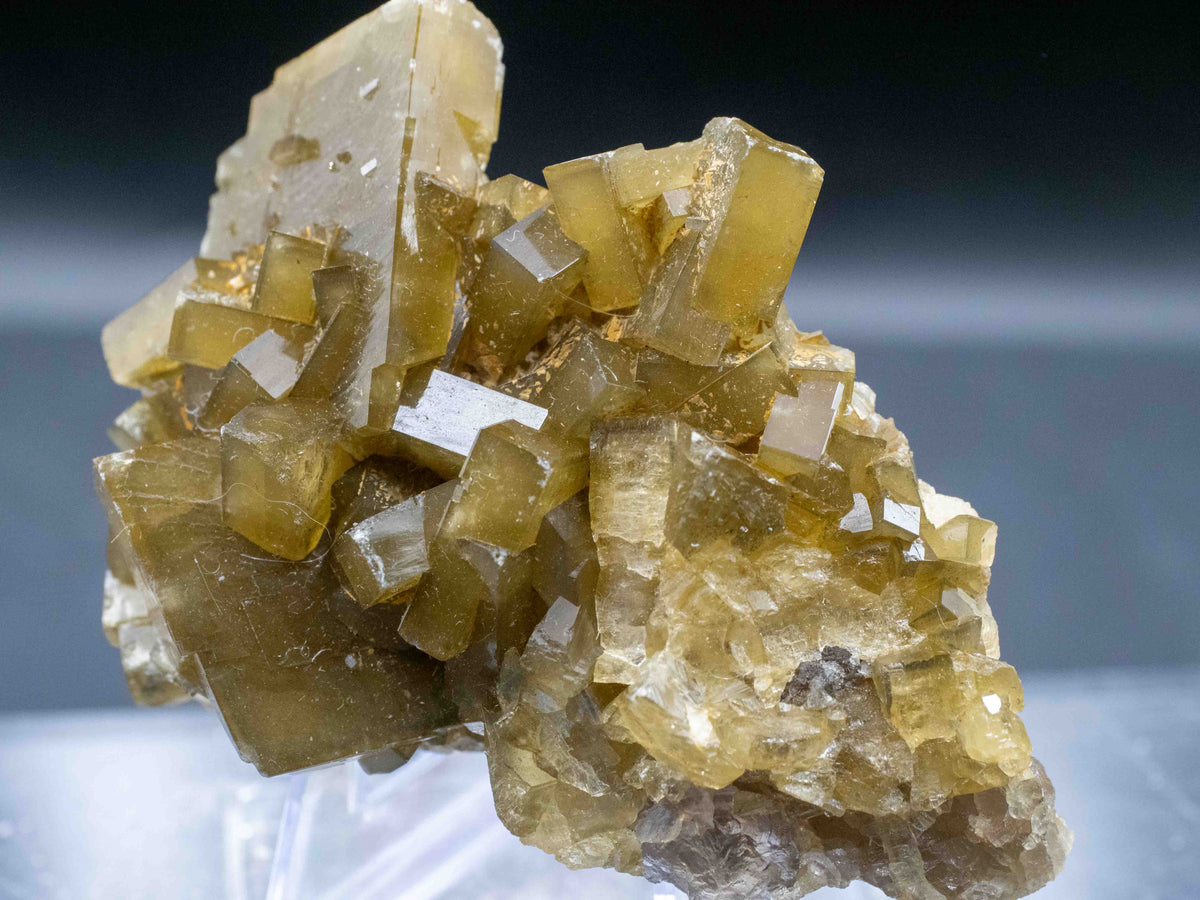 Baryte var. Radiobaryte — Xiefang Mine, Ruijin Co., Jiangxi, China