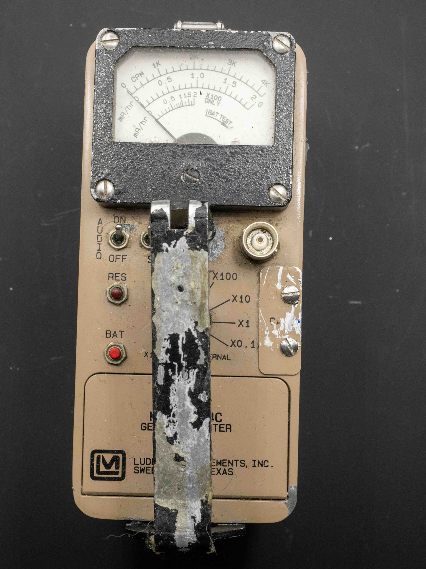 Ludlum 14c Survey Meter