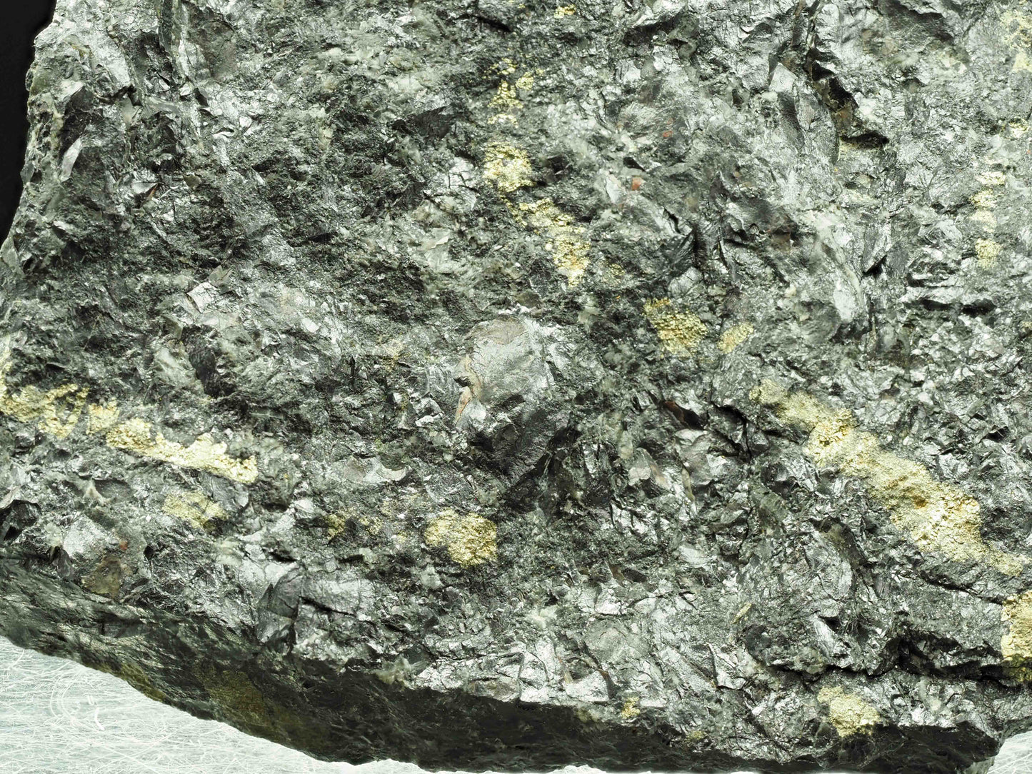 Pitchblende v. Uraninite - Eldorado Mine, Port Radium, Great Bear Lake, Northwest Territories, Canada