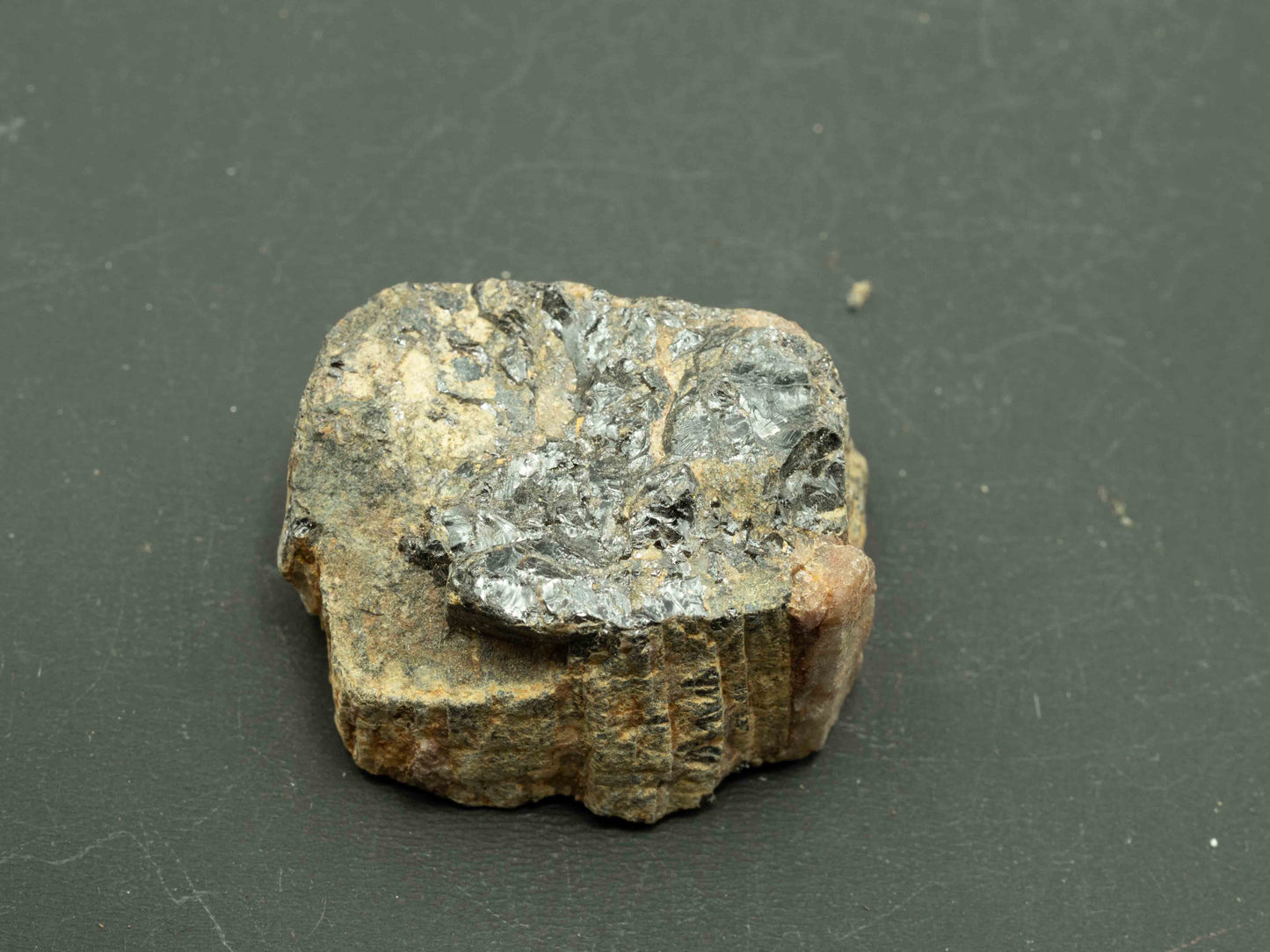 Samarskite-(Y) — Platte County, Jefferson County, Colorado, USA